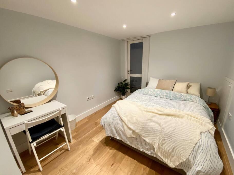 2Bdr Modern Apartment In Hammersmith West ลอนดอน ภายนอก รูปภาพ