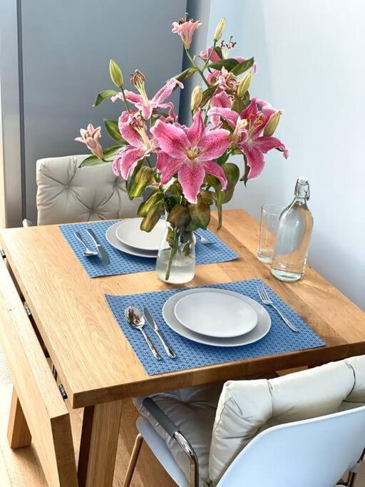 2Bdr Modern Apartment In Hammersmith West ลอนดอน ภายนอก รูปภาพ