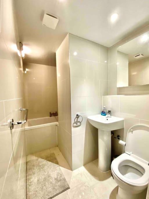 2Bdr Modern Apartment In Hammersmith West ลอนดอน ภายนอก รูปภาพ