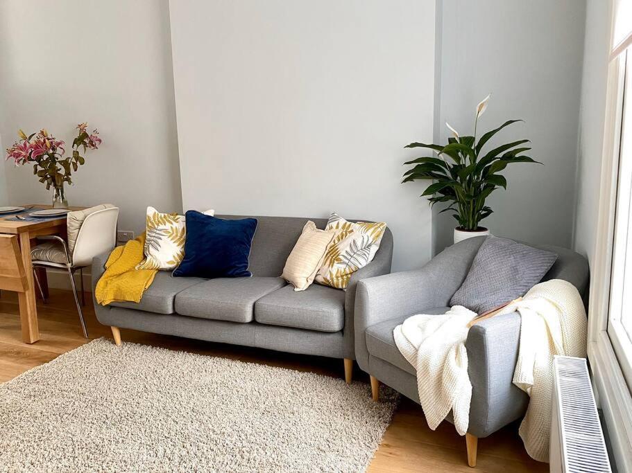 2Bdr Modern Apartment In Hammersmith West ลอนดอน ภายนอก รูปภาพ